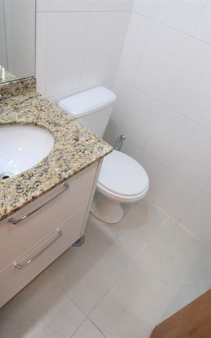 Apartamento para alugar com 65m², 2 quartos e 1 vagaBanheiro social 