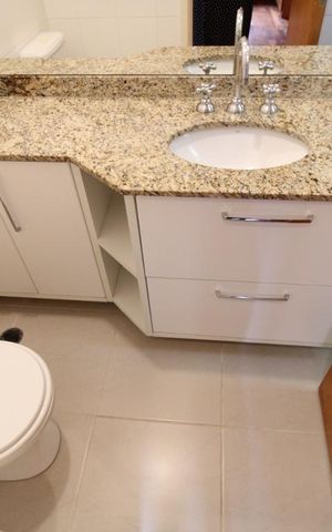 Apartamento para alugar com 65m², 2 quartos e 1 vagaBanheiro da suíte 