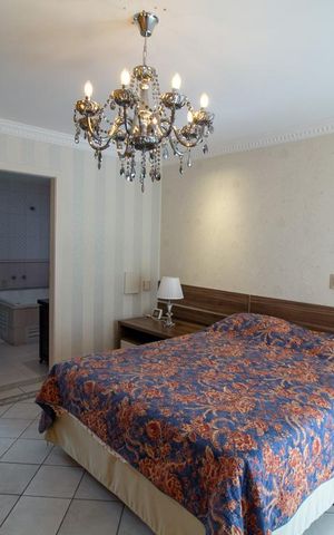 Casa à venda com 262m², 3 quartos e 4 vagasSuíte 3