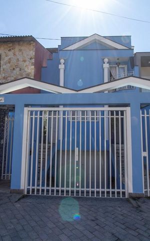 Casa à venda com 262m², 3 quartos e 4 vagasfa