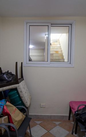 Casa à venda com 262m², 3 quartos e 4 vagasQuarto de Serviço