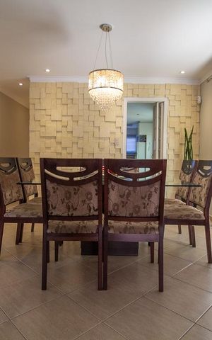 Casa à venda com 262m², 3 quartos e 4 vagasSala