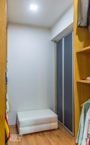 Apartamento à venda com 373m², 4 quartos e 3 vagas Apartamento à venda com 373m², 4 quartos e 3 vagasCloset da suíte
