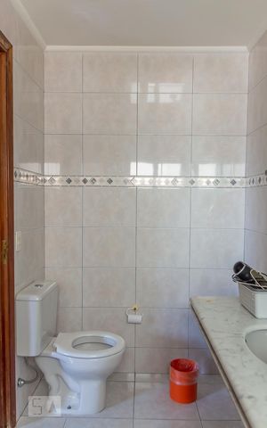 Apartamento à venda com 373m², 4 quartos e 3 vagas Apartamento à venda com 373m², 4 quartos e 3 vagasBanheiro da Suíte 2