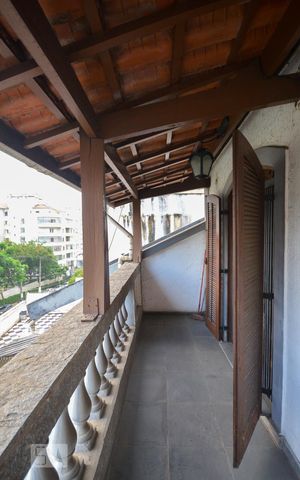 Casa para alugar com 600m², 8 quartos e 5 vagas Casa para alugar com 600m², 8 quartos e 5 vagasVaranda Quarto 4