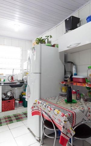 Casa à venda com 80m², 3 quartos e 1 vaga Casa à venda com 80m², 3 quartos e 1 vagaCozinha