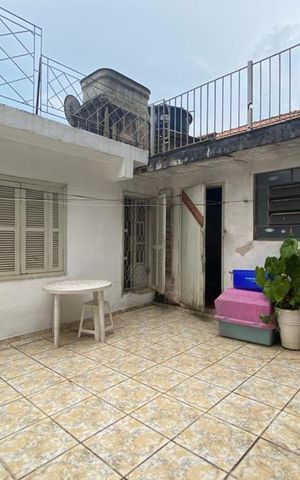 Casa à venda com 70m², 2 quartos e 1 vaga Casa à venda com 70m², 2 quartos e 1 vagaQuintal