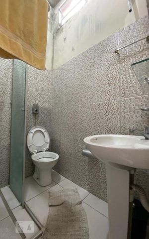 Casa à venda com 70m², 2 quartos e 1 vaga Casa à venda com 70m², 2 quartos e 1 vagaBanheiro da Suíte 1