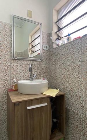 Casa à venda com 70m², 2 quartos e 1 vaga Casa à venda com 70m², 2 quartos e 1 vagaBanheiro