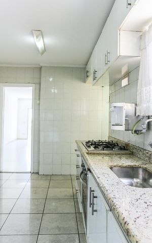 Apartamento à venda com 105m², 3 quartos e 2 vagas Apartamento à venda com 105m², 3 quartos e 2 vagasCozinha