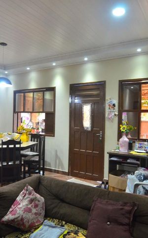 Casa à venda com 120m², 3 quartos e 2 vagasSala