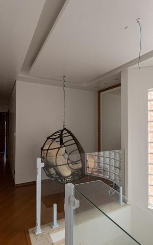 Casa à venda com 201m², 3 quartos e 6 vagasBanheiro Corredor