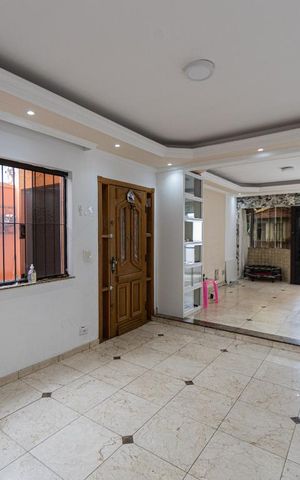 Casa à venda com 201m², 3 quartos e 6 vagasSala