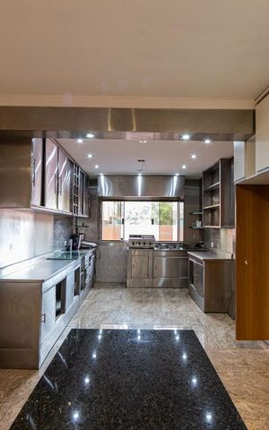 Casa à venda com 201m², 3 quartos e 6 vagasCozinha
