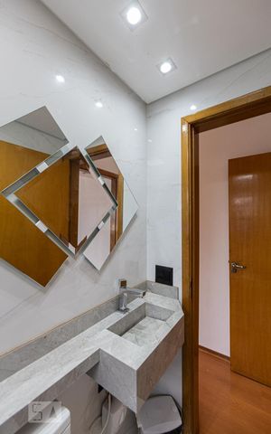 Casa à venda com 201m², 3 quartos e 6 vagasBanheiro Social