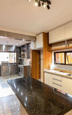 Casa à venda com 201m², 3 quartos e 6 vagasCozinha