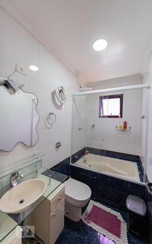 Casa à venda com 201m², 3 quartos e 6 vagasBanheiro SuiTE 3