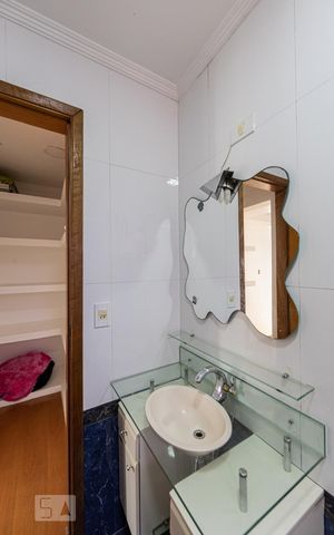 Casa à venda com 201m², 3 quartos e 6 vagasBanheiro SuiTE 3