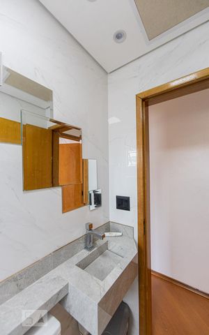 Casa à venda com 201m², 3 quartos e 6 vagasBanheiro Social