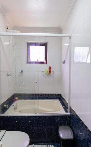 Casa à venda com 201m², 3 quartos e 6 vagasBanheiro SocialBanheiro SuiTE 3