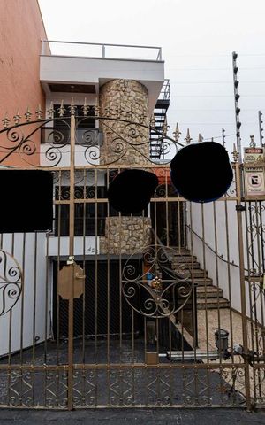 Casa à venda com 201m², 3 quartos e 6 vagasFachada