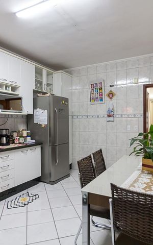 Casa à venda com 100m², 2 quartos e 2 vagasCozinha