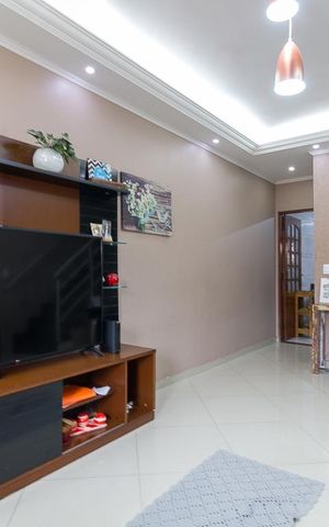 Casa à venda com 100m², 2 quartos e 2 vagasSala