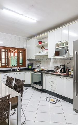 Casa à venda com 100m², 2 quartos e 2 vagasCozinha