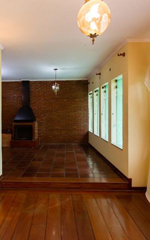 Casa à venda com 310m², 3 quartos e 4 vagasSala
