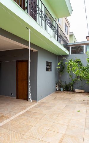 Casa à venda com 310m², 3 quartos e 4 vagasQuintal