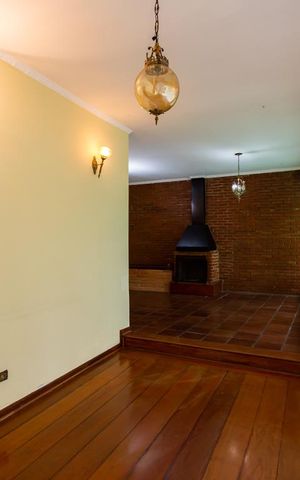 Casa à venda com 310m², 3 quartos e 4 vagasSala