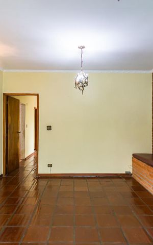 Casa à venda com 310m², 3 quartos e 4 vagasSala