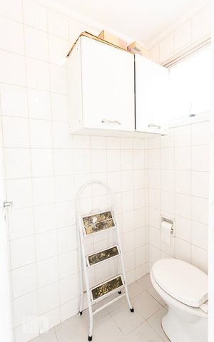 Apartamento para alugar com 63m², 2 quartos e 1 vaga Apartamento para alugar com 63m², 2 quartos e 1 vagaBanheiro de Serviço