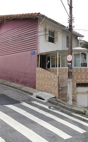 Casa à venda com 120m², 2 quartos e 1 vagaFachada