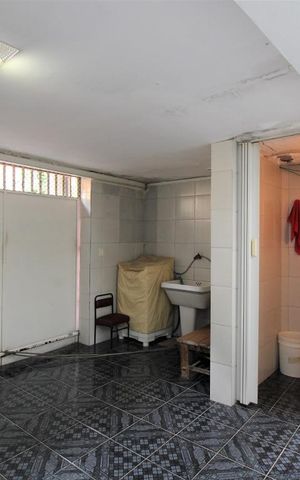 Casa à venda com 120m², 2 quartos e 1 vagaÁrea de serviço