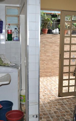 Casa à venda com 70m², 2 quartos e 1 vagaÁrea de serviço