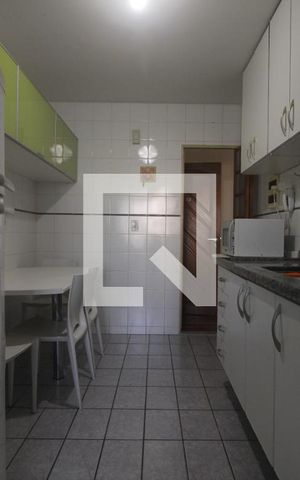 Apartamento à venda com 80m², 3 quartos e 2 vagasCozinha