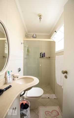 Casa à venda com 180m², 3 quartos e 2 vagasBanheiro Quarto 3 - Suíte
