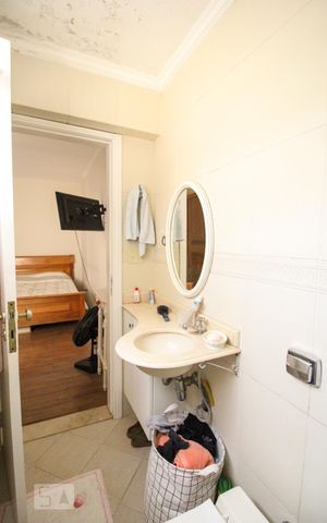Casa à venda com 180m², 3 quartos e 2 vagasBanheiro Quarto 3 - Suíte