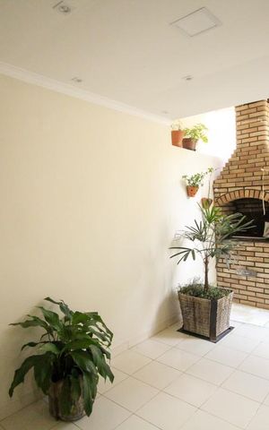 Casa à venda com 180m², 3 quartos e 2 vagasChurrasqueira