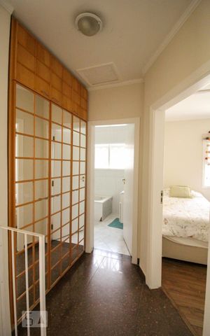 Casa à venda com 180m², 3 quartos e 2 vagasCorredor Superior