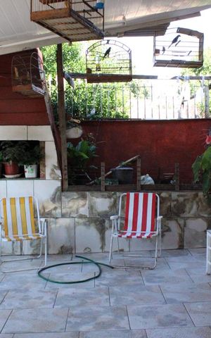 Casa à venda com 212m², 4 quartos e 2 vagasFachada