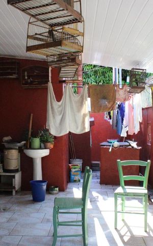 Casa à venda com 212m², 4 quartos e 2 vagasFachada