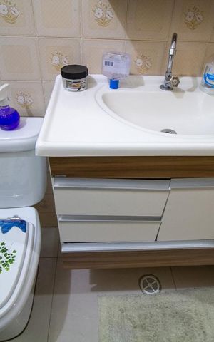 Casa à venda com 205m², 3 quartos e 2 vagasBanheiro