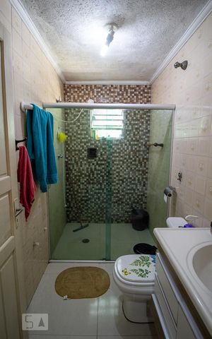 Casa à venda com 205m², 3 quartos e 2 vagasBanheiro