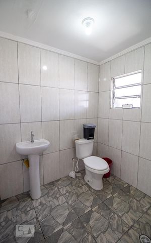 Casa à venda com 205m², 3 quartos e 2 vagasBanheiro