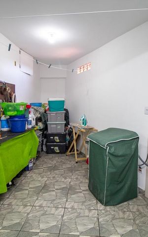 Casa à venda com 205m², 3 quartos e 2 vagasÁrea de Serviço