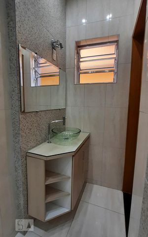 Casa para alugar com 70m², 1 quarto e 1 vagaBanheiro