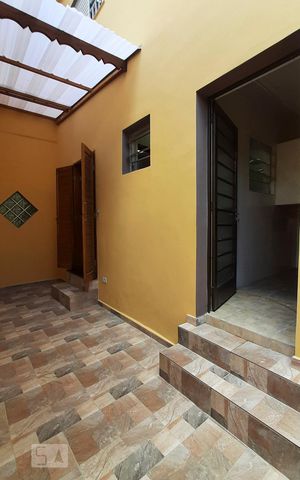 Casa para alugar com 70m², 1 quarto e 1 vagaCorredor