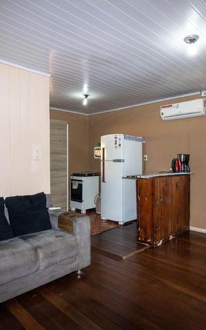 Casa à venda com 186m², 1 quarto e 1 vaga Casa à venda com 186m², 1 quarto e 1 vagaSala